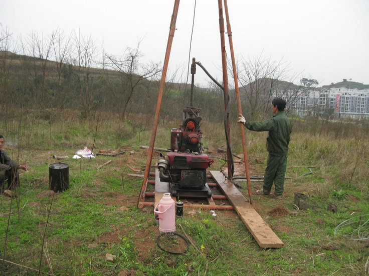 四川省蚕丝学校新校舍区地基钻探现场（二）