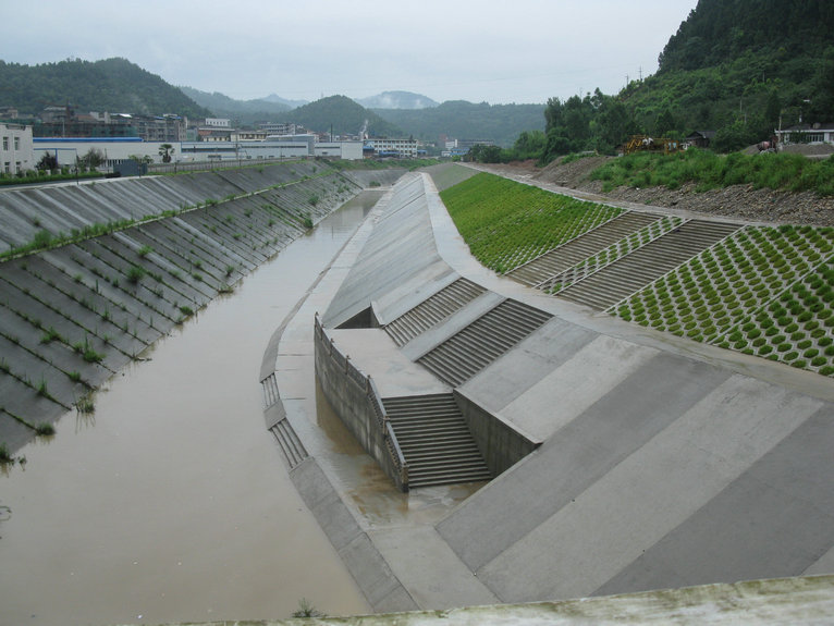 苍溪县卢家濠防洪堤